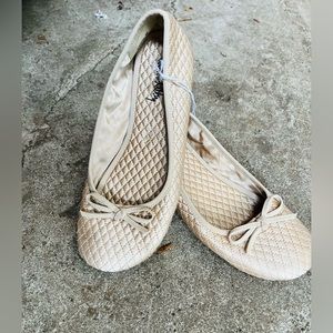 Sam & Libby Ballerina flats, soft cream. Size 9 but fits like an 8 or 8.5. New